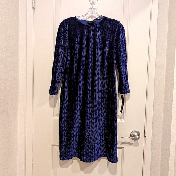 Maggy London Dresses & Skirts - Maggy London Plissé Velvet Sheath Semi Formal Dress Chevron Pleat  Dress Size 2P